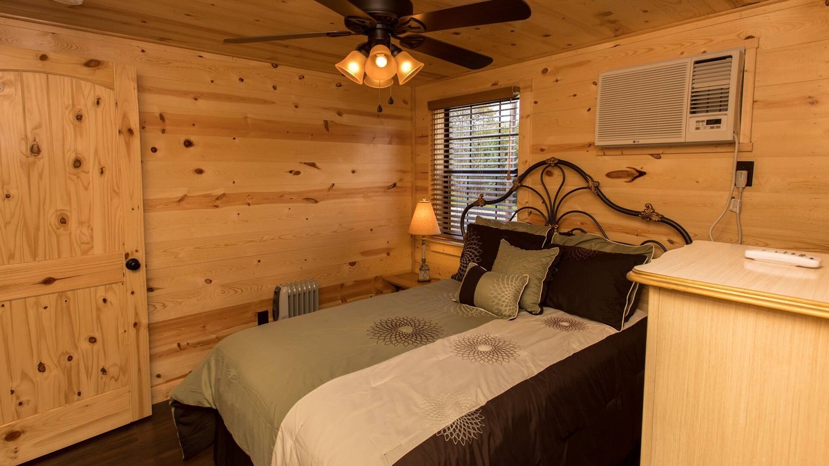 Clifton Cabin | WAE Outdoors Cabin # 4 Log Cabin