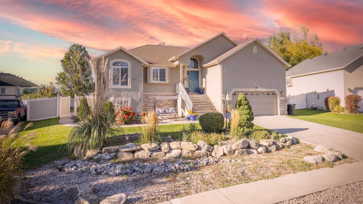 Farmington House | Wagon Wheel by Cloud Dream Homes