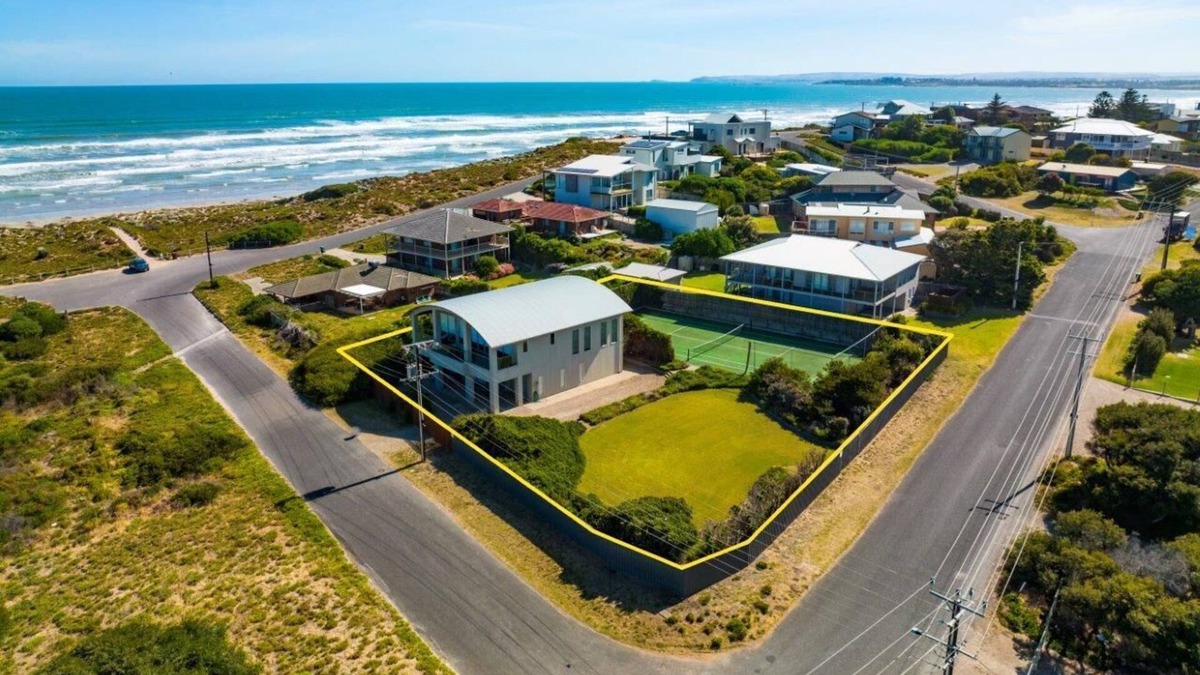 Middleton House | Waikiki 1 Waikiki Way, Middleton