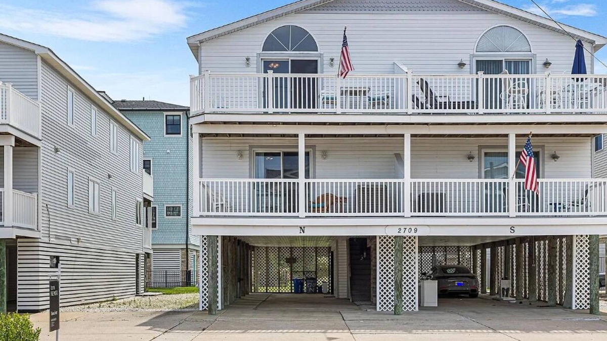 Sea Isle City House | Wake up to the sound of the ocean and fall asleep under glowing sunset skies