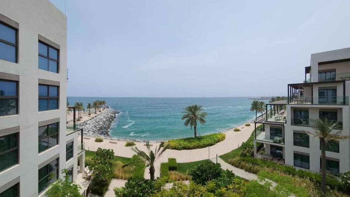 Zubara Apartment | Wake Up to Waves - Modern two-bedroom apartment with uninterrupted Sea View"
