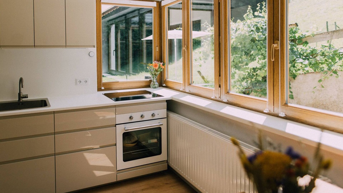 Traunkirchen Apartment | Wake up with a view of the mountain and lake