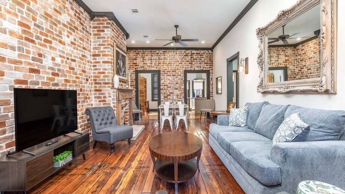 Savannah Victorian District House | Waldburg Manor | Pet Friendly, Historic Savannah!