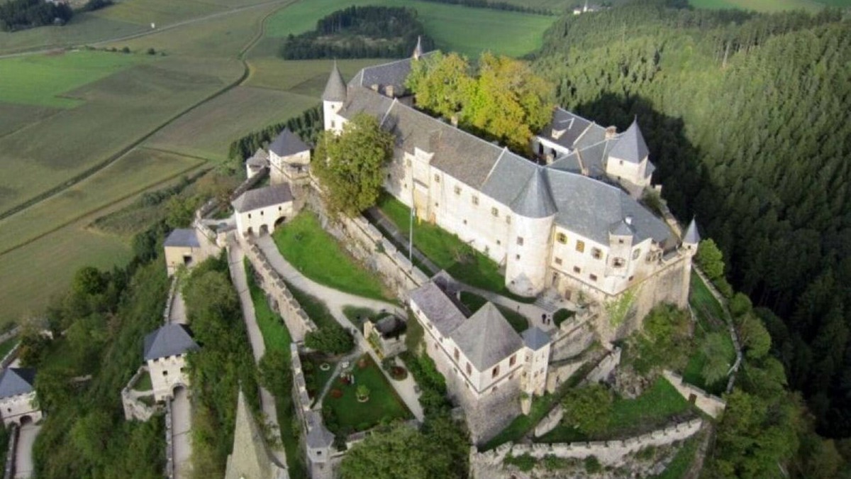 Wolfsberg House | Waldenstein 1 Comfortable holiday residence