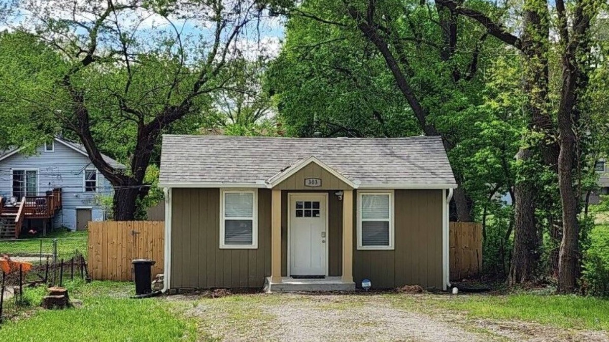 South Kansas City House | Waldo Tiny Home