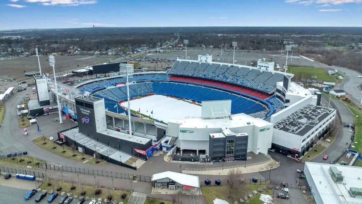 Orchard Park House | Walk 2 Stadium | Ping Pong/Darts | K Bed