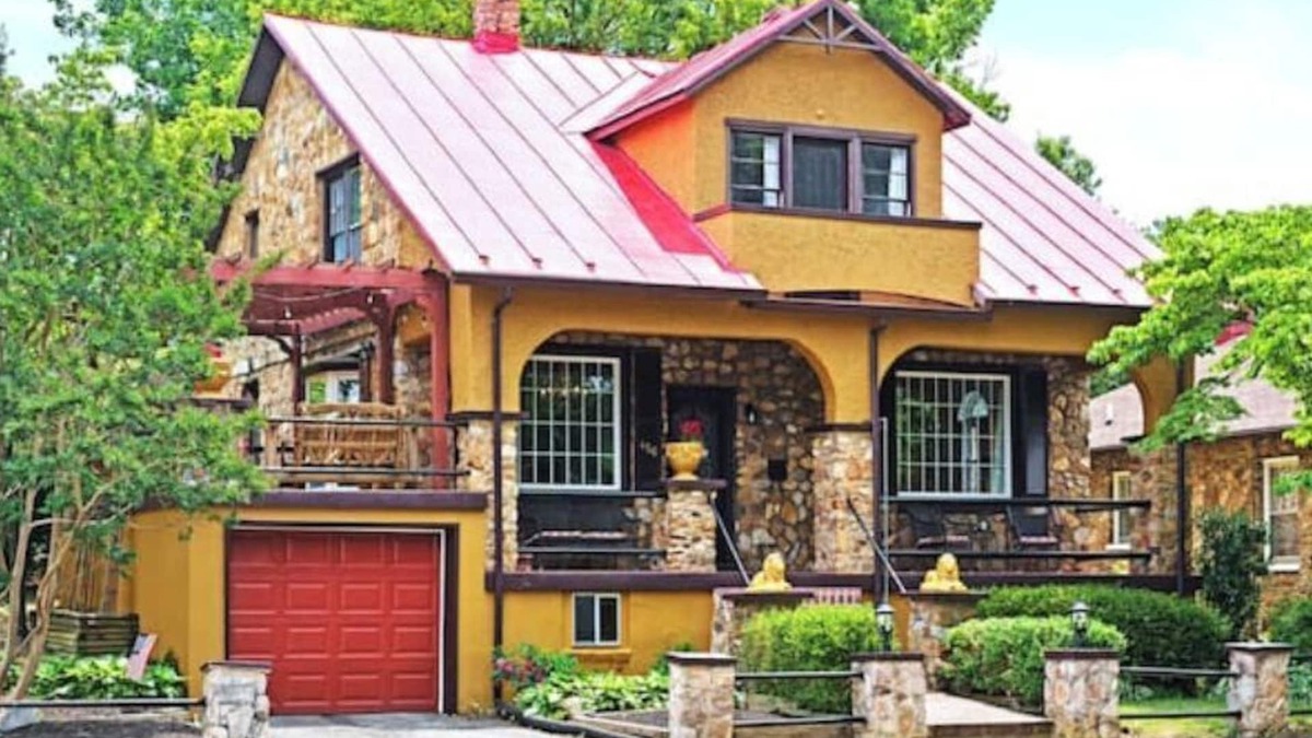 Waynesboro House | Walk Downtown~Game Room~Gym~Fire Pit~Hammock!