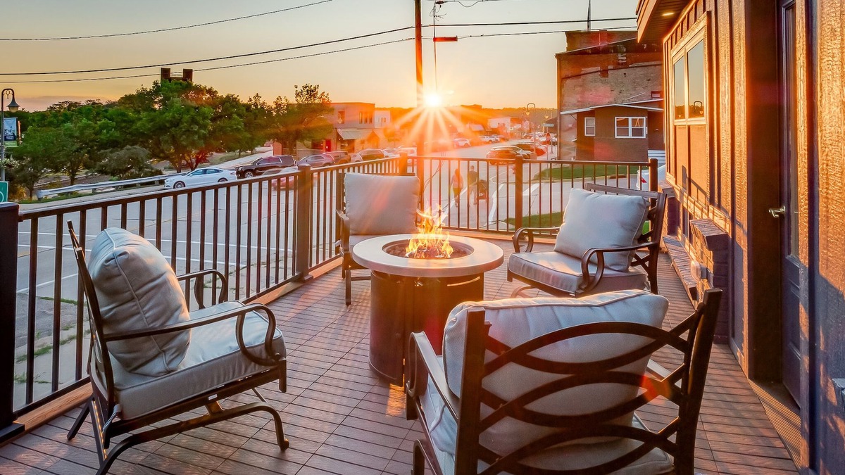 Prescott Condo | Walk Downtown | Rooftop Patio | Game Room
