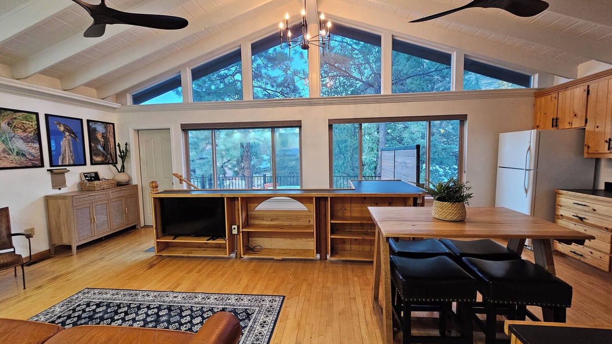 Prescott House | Walk/ride your bike to thumb butte trails! 2 bedrooms. Kayaks.Fishing poles, etc