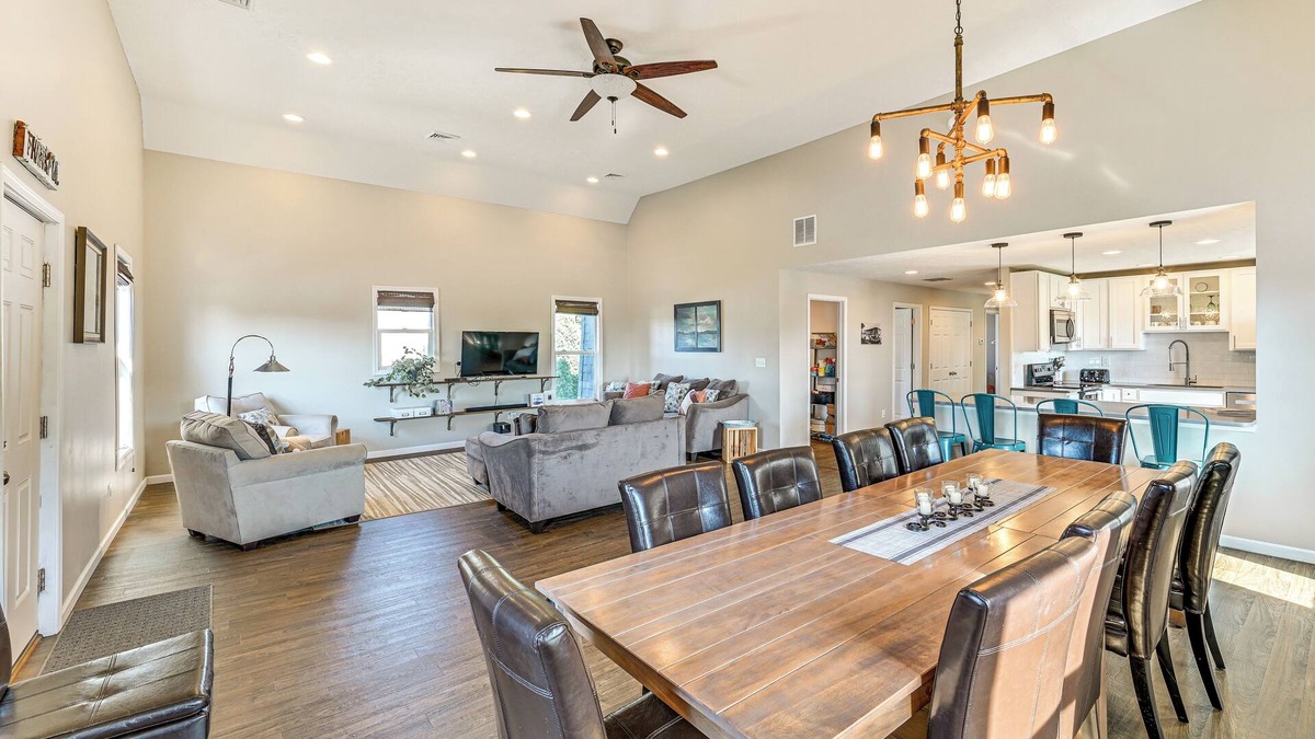 Culver House | Walk to Academy: Lake Max Family Penthouse