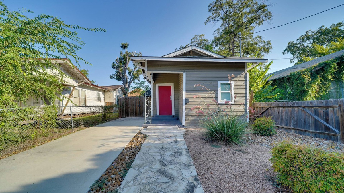 Near East Side House | Walk to Alamodome! Central San Antonio Home