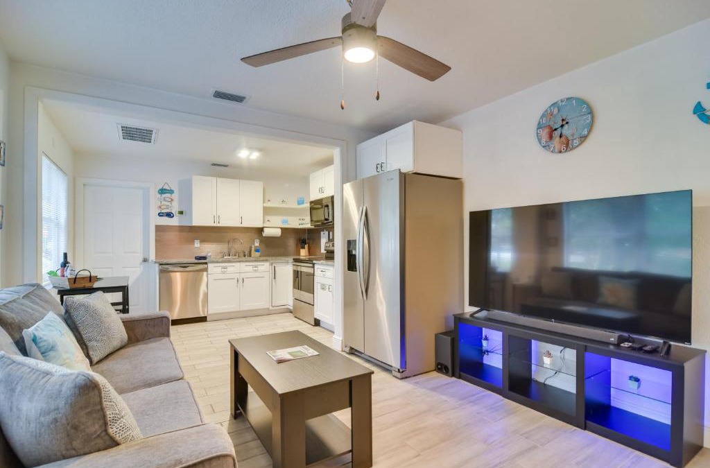 Bayview House | Walk to Art District and Beach Pet-Friendly Getaway
