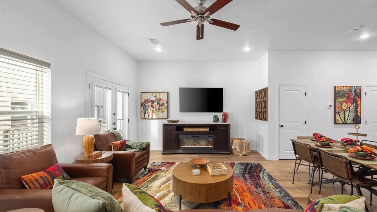 Arlington House | Walk to AT&T Stadium | Dallas Cowboys Escape