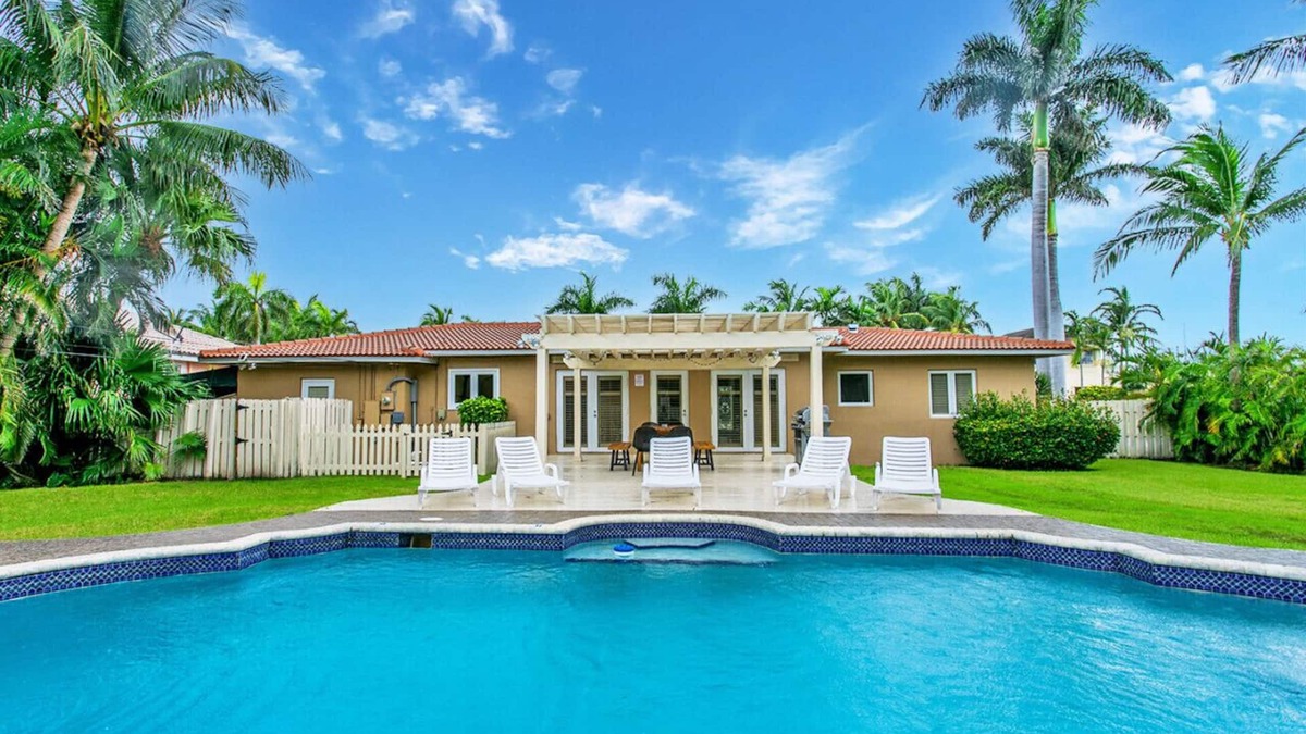 Hollywood Lakes House | Walk to Beach Luxury 5BR/3BA Villa Hollywood Lakes