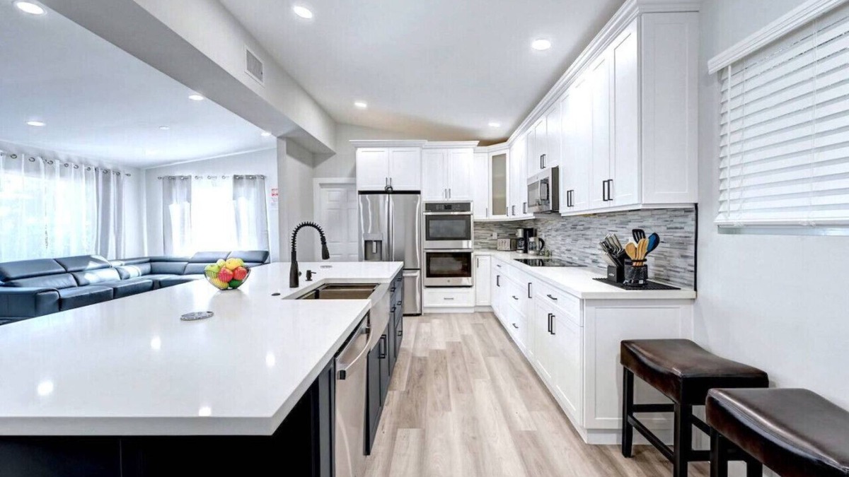 Hollywood Lakes Villa | Walk to Beach Luxury 4BR/4BA Villa Hollywood Lakes