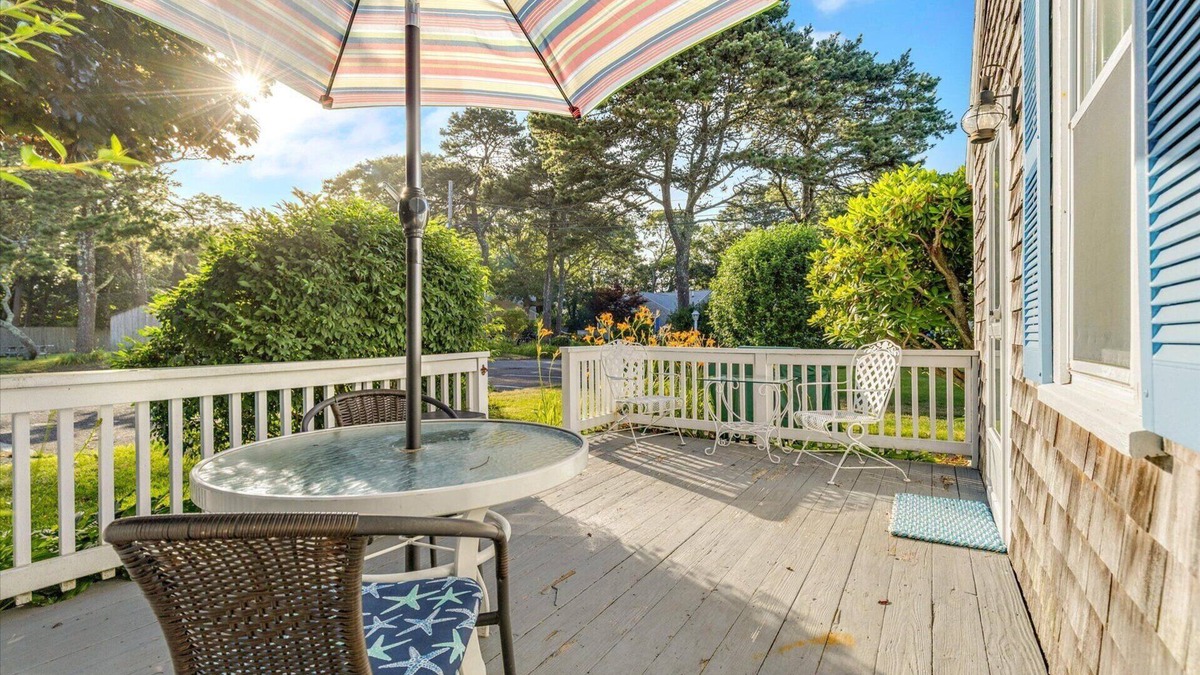 Hyannis Apartment | Walk To Beaches, Main Street, and Harbor. Quiet Neighborhood. Captain Gosnold Village M1