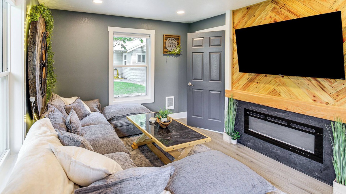 University District House | Walk to Campus & Riverfront Park: Missoula Gem!