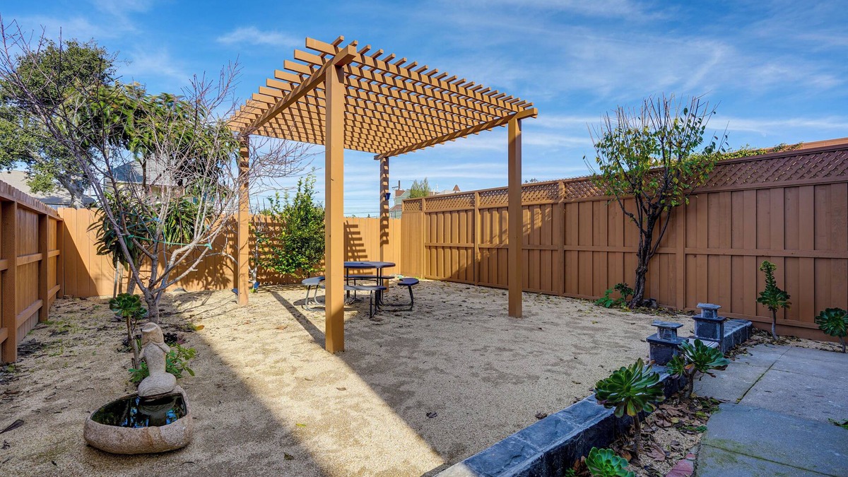 West Alameda House | Walk to Crab Cove Beach: Alameda Home w/Game Room