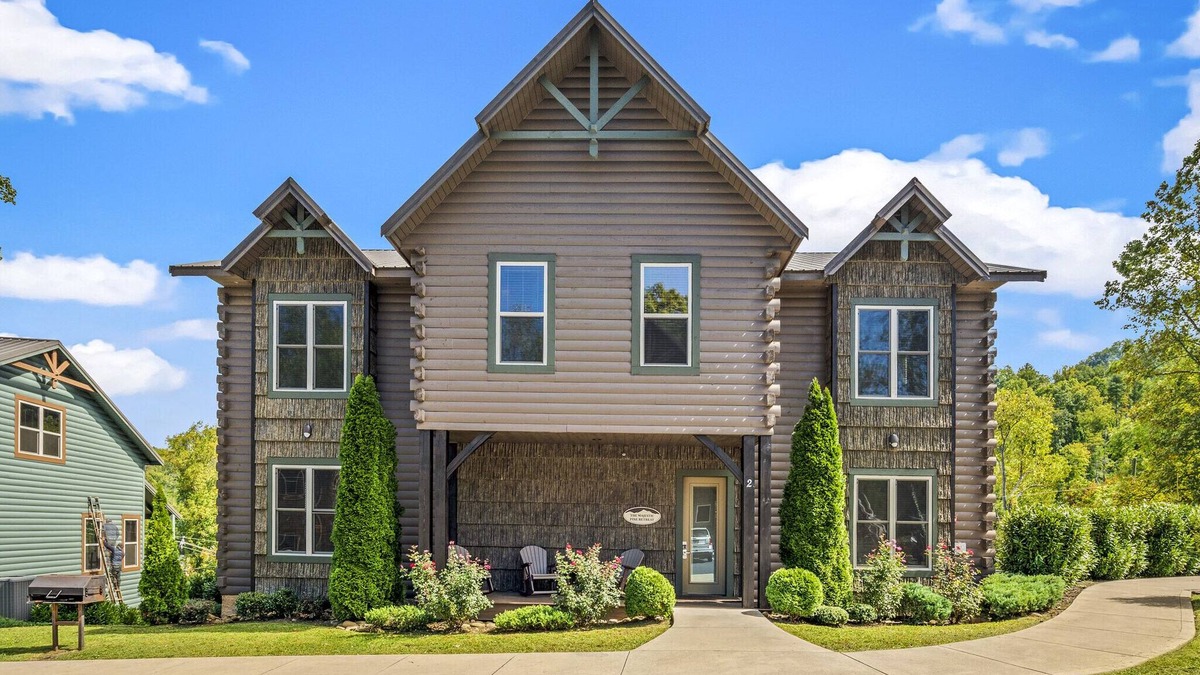 Gatlinburg Cabin | Walk to Downtown Gatlinburg! Game/Theater Room, Pool Access, Hot Tub! Sleeps 64