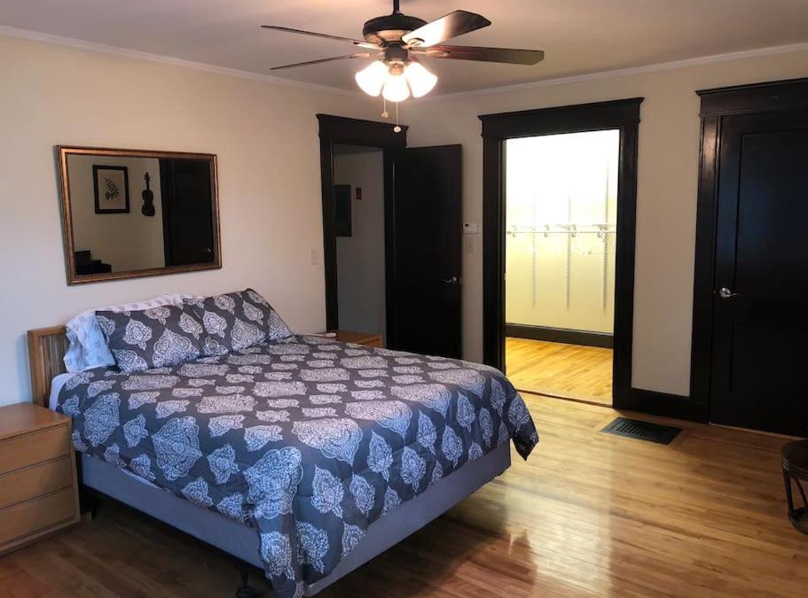 Salem Apartment | Walk to Downtown Salem