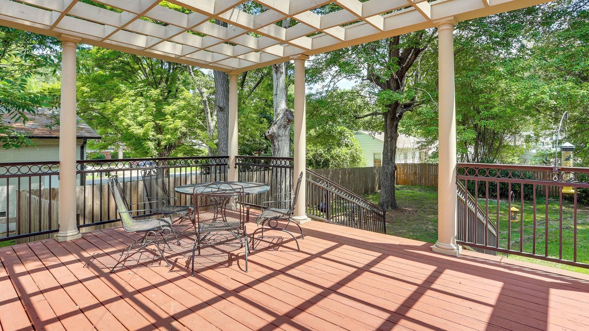 Henderson House | Walk to Dtwn & Freed-Hardeman: Home w/Fenced Yard