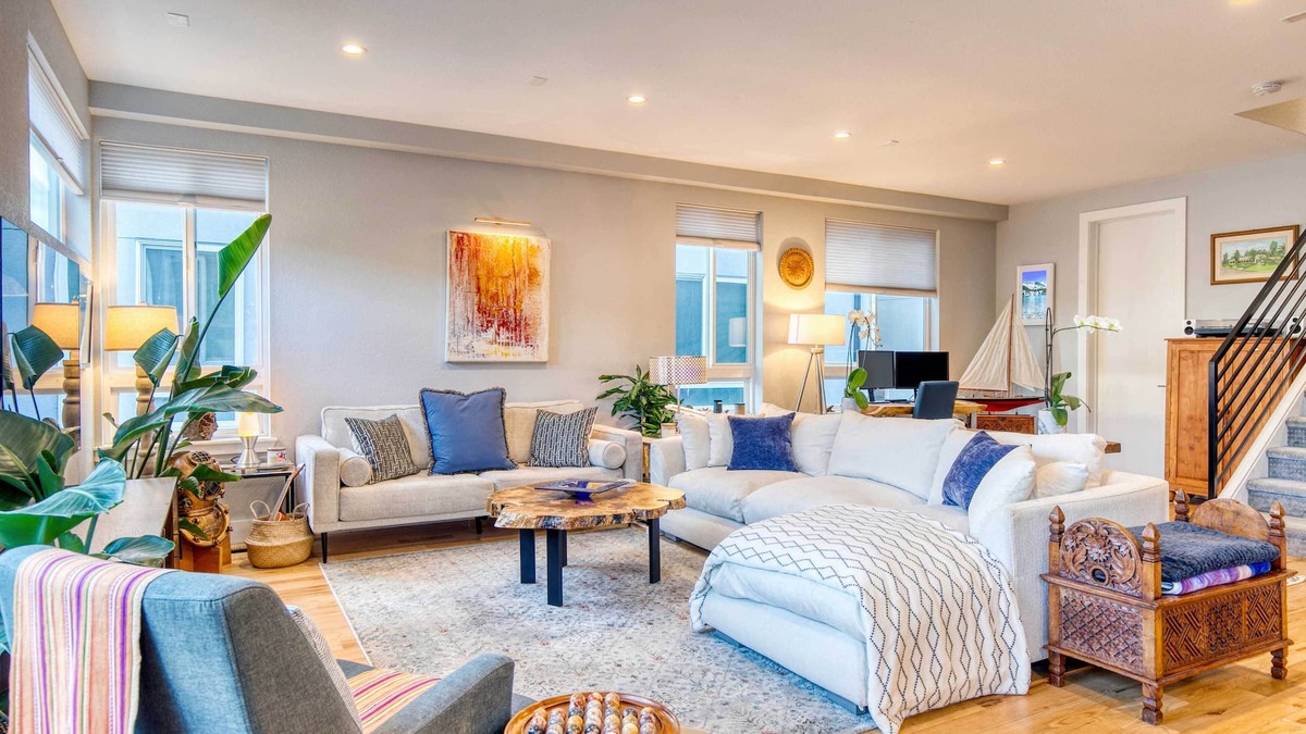 West Colfax House | Walk to Empower Field: Townhome w/Hot Tub!