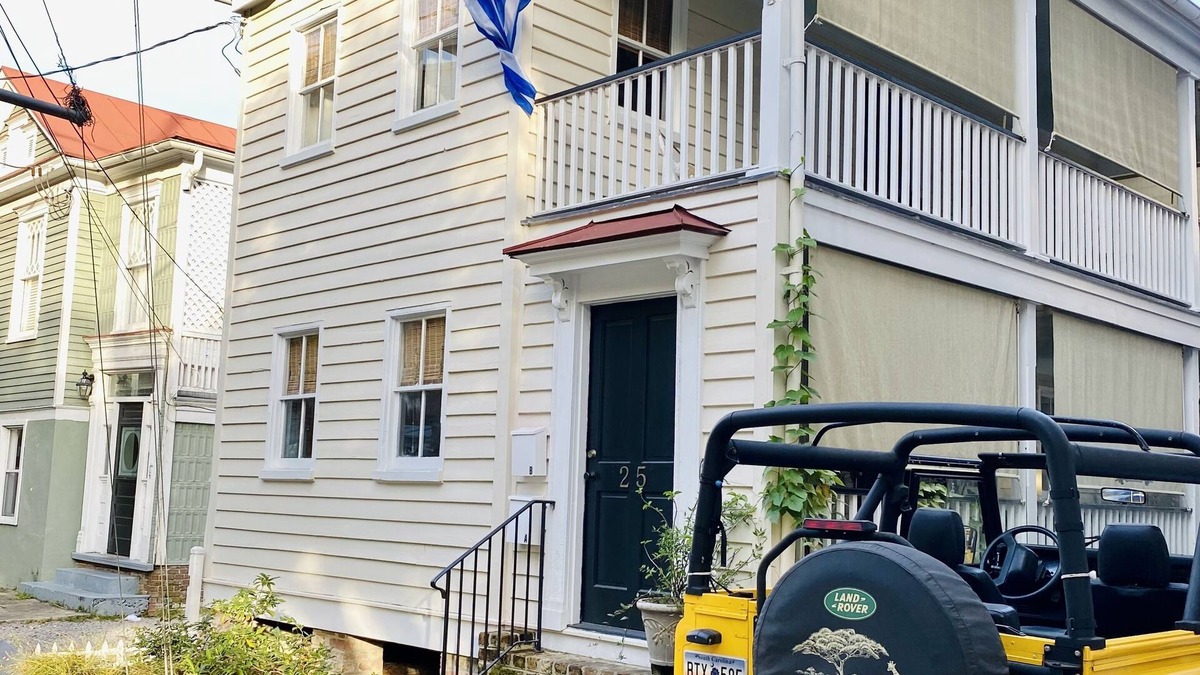 Downtown Charleston Condo | Walk to everything, upper king street area, porch, off-street parking space!