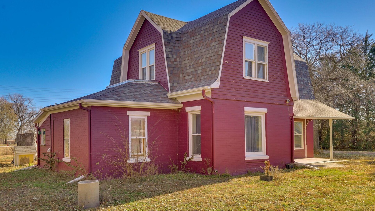 Bladen House | Walk to Fairgrounds: Bladen Countryside Hideaway!