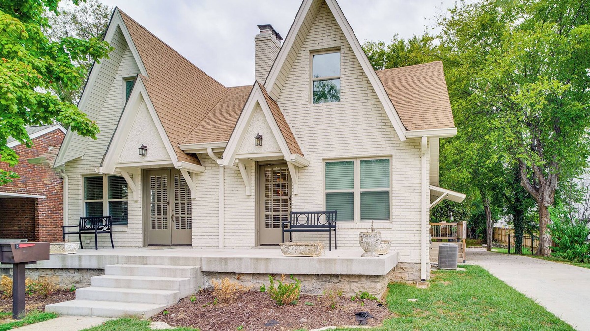 Maxwell House | Walk to Five Points: East Nashville Home w/Yard!