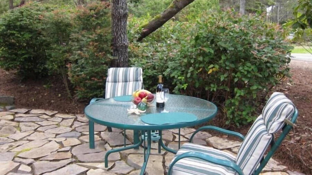 Florence House | Walk to Heceta Beach, Pool table, garage, single level -Surf Sounds