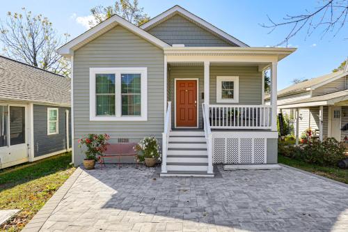 Chestertown House | Walk to Historic Chestertown Dog-Friendly Retreat