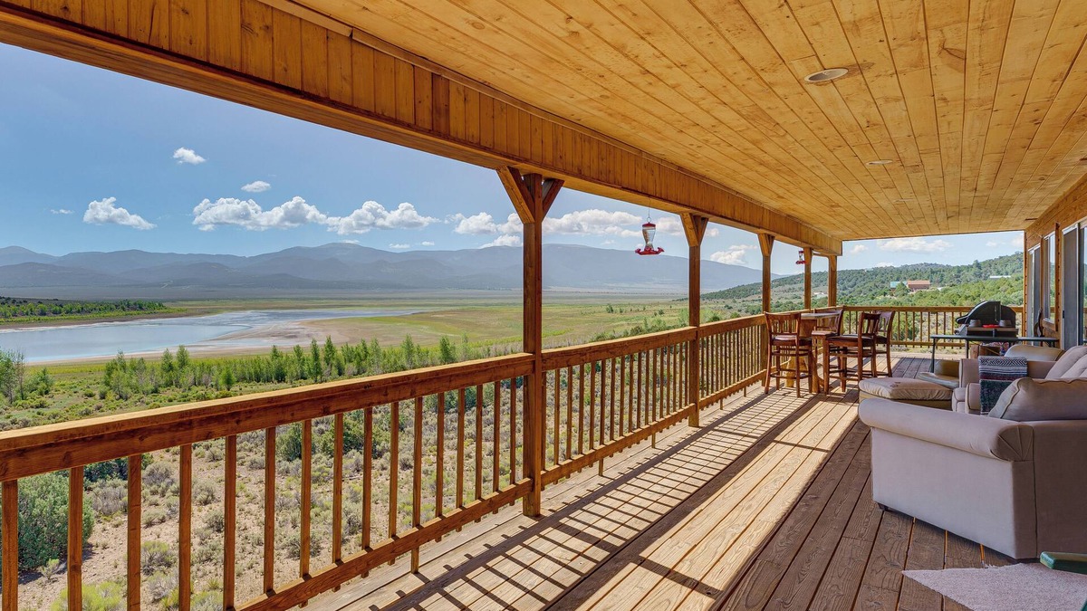 San Luis House | Walk to Lake: Scenic Southern Colorado Escape!