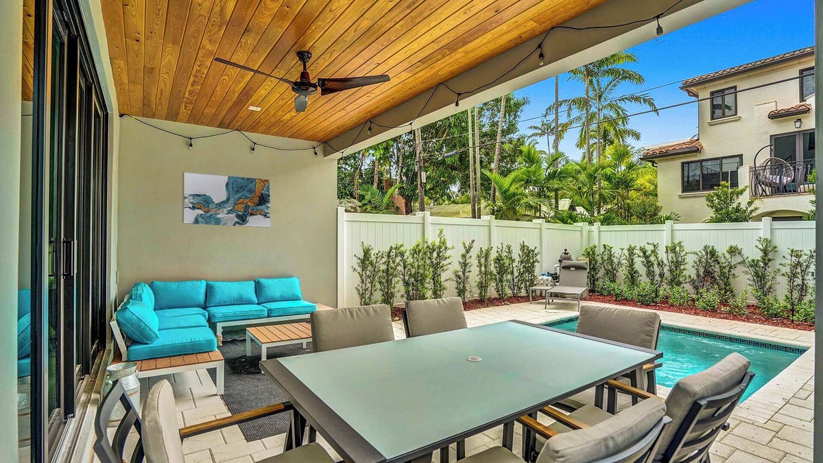 Colee Hammock House | Walk to LasOlas | 4BR | Htd Pool | 5 mins to Beach