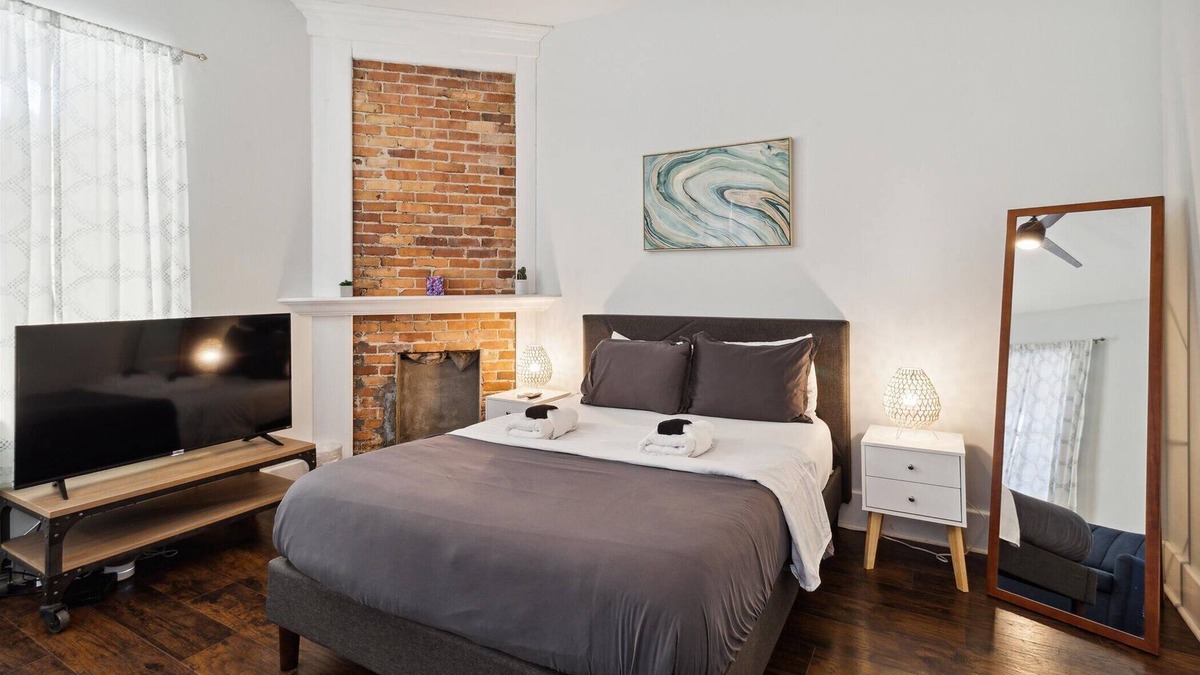 Midtown House | Walk to local eateries, entertainment venues & shops ★ Starland District