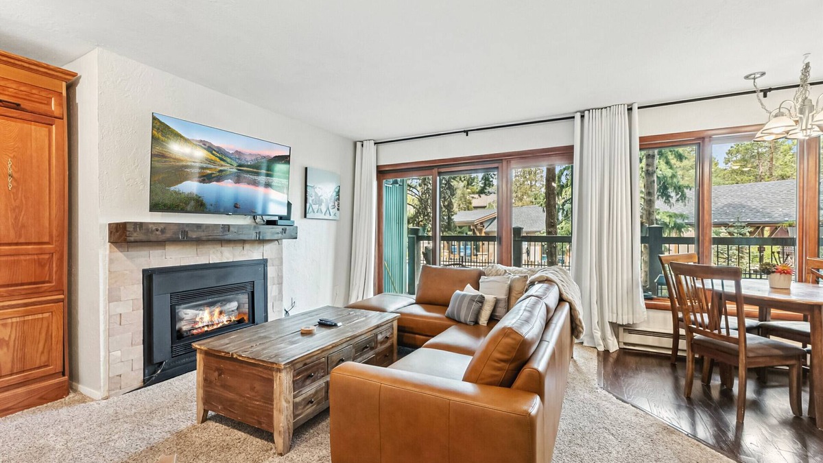 Warrior's Mark Condo | Walk to Main St | Pool & Hot Tub
