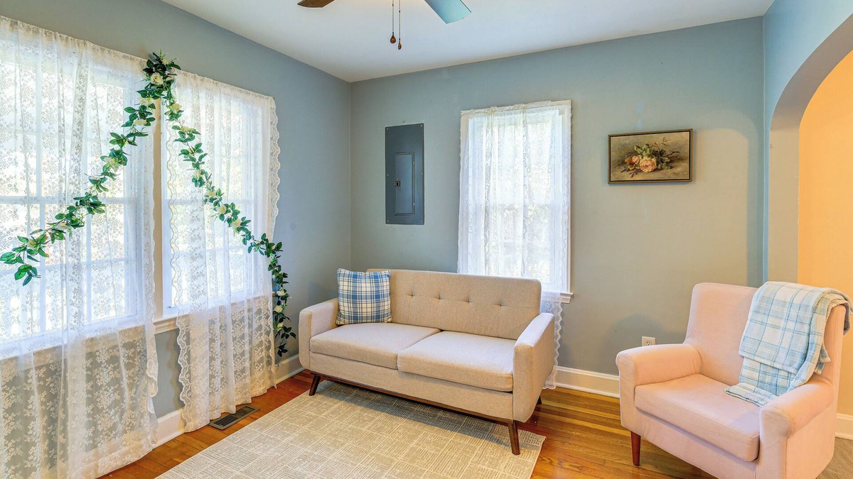 Jonesborough House | Walk to Main Street! Home in Historic Jonesborough