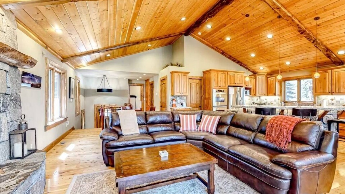 Kings Beach House | Walk to Moon Dunes Beach! 10 min to Northstar, 25 min to Palisades