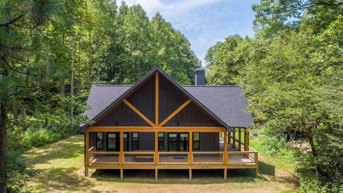 Hayesville Cottage | Walk to Nantahala Forest: Mtn-view Creekside Haven