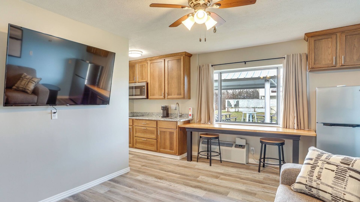 Oakland City Apartment | Walk to Oakland City University: Modern Apartment!