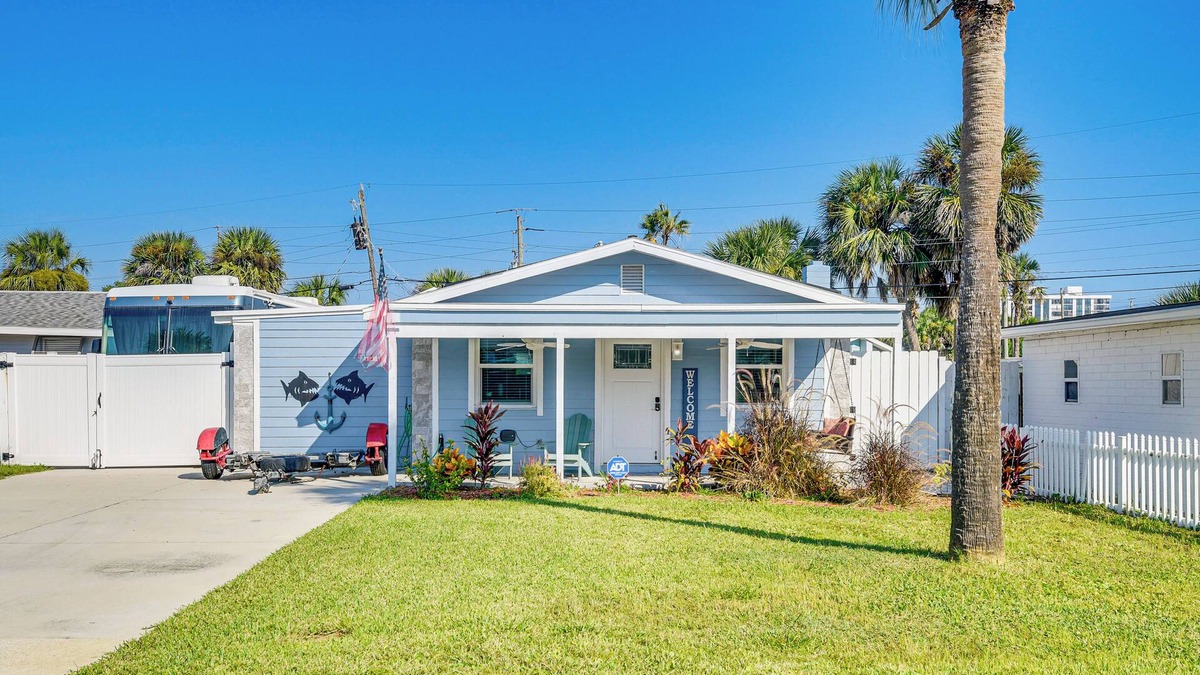 Ormond-by-the-Sea House | Walk to Ocean! Home w/Large Yard in Ormond Beach