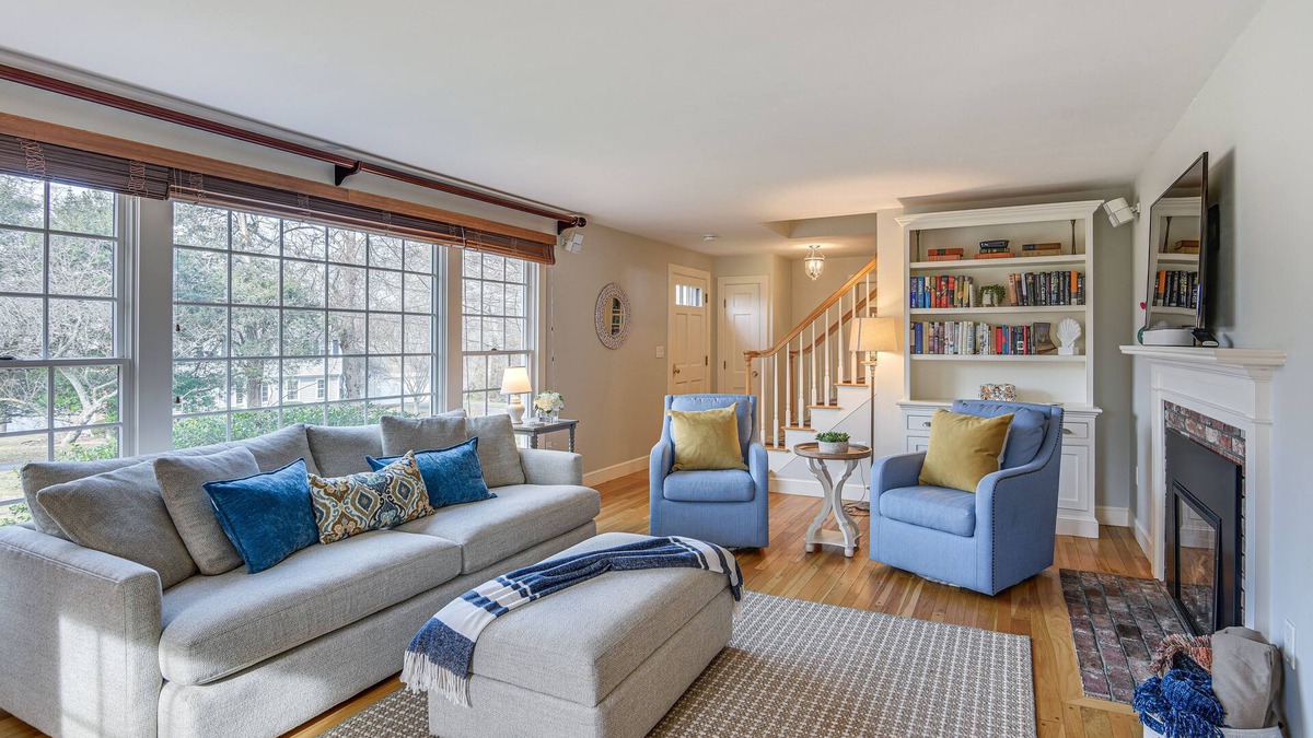 Teaticket House | Walk to Parks & Dining: Falmouth Family Retreat!