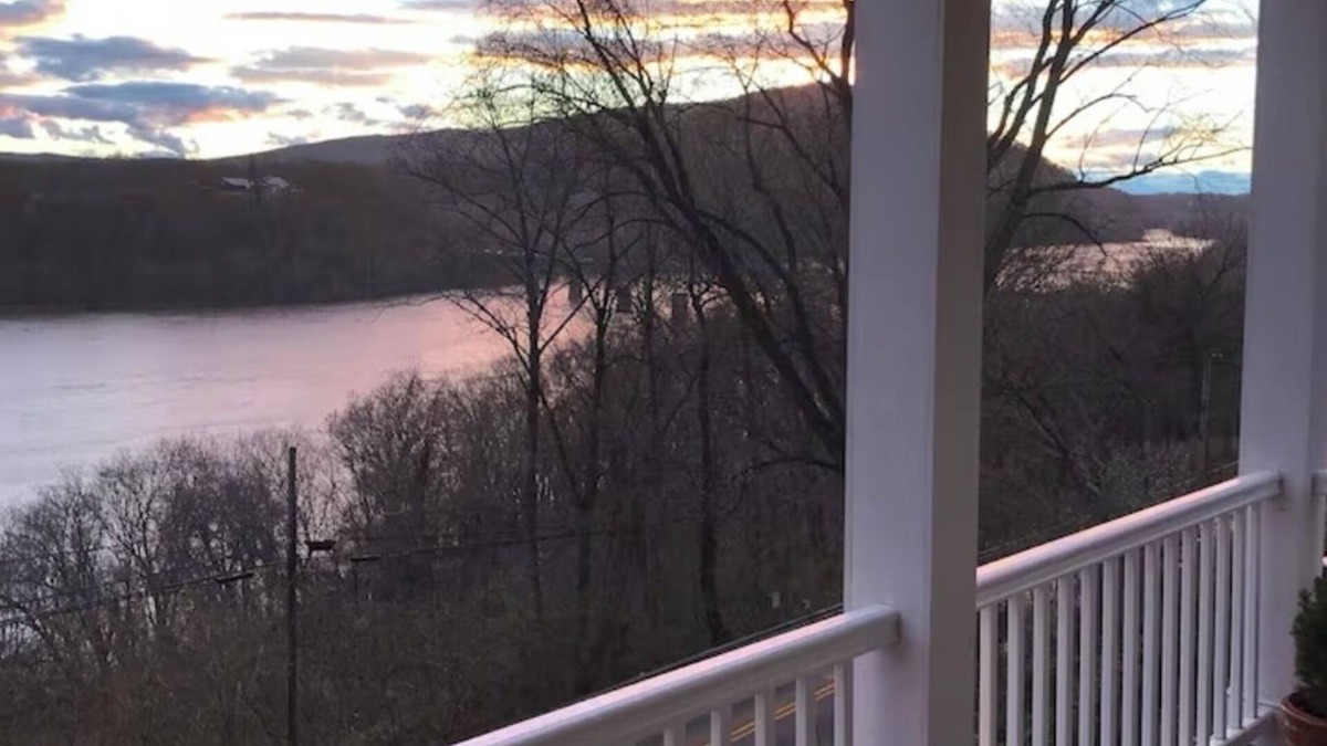 Knoxville House | Walk to Potomac River and downtown Harpers Ferry