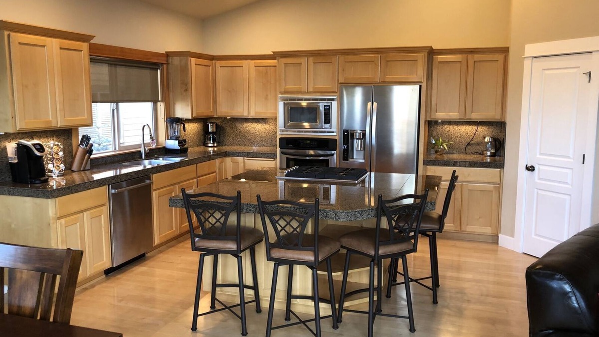 Westbrook Meadows House | Walk to river, trails, & pubs! Well-appointed home close to hiking, biking & SUP