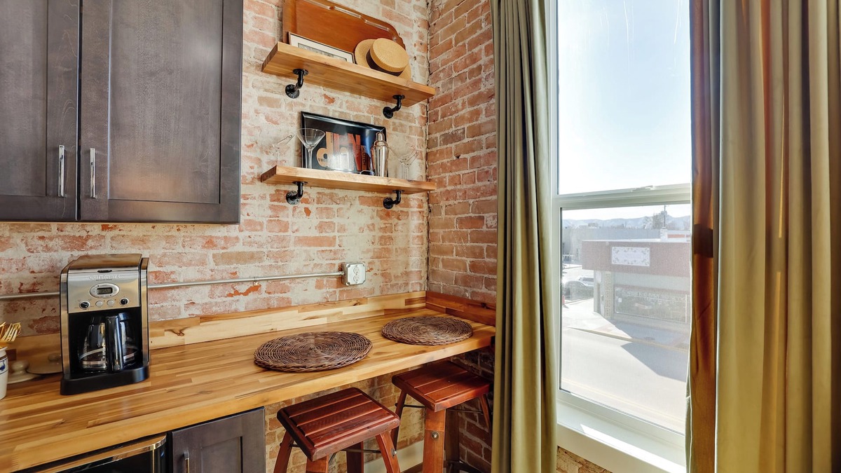 Emmett Apartment | Walk to Shops & Eats: Charming Dtwn Emmett Apt!