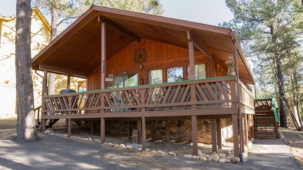 Ruidoso Cabin | *Walk to shops*Hottub*Grill*WIFI