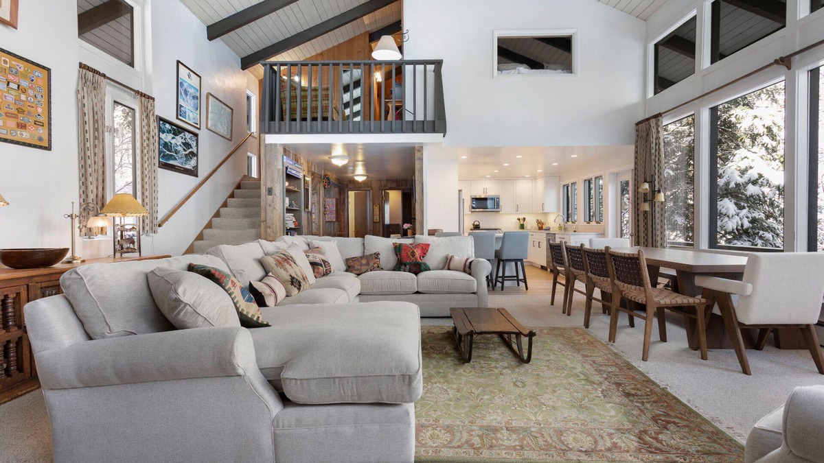 Vail House | Walk to Skiing and Vail Village, Prestigious Forest Road Location, Private Hot Tub
