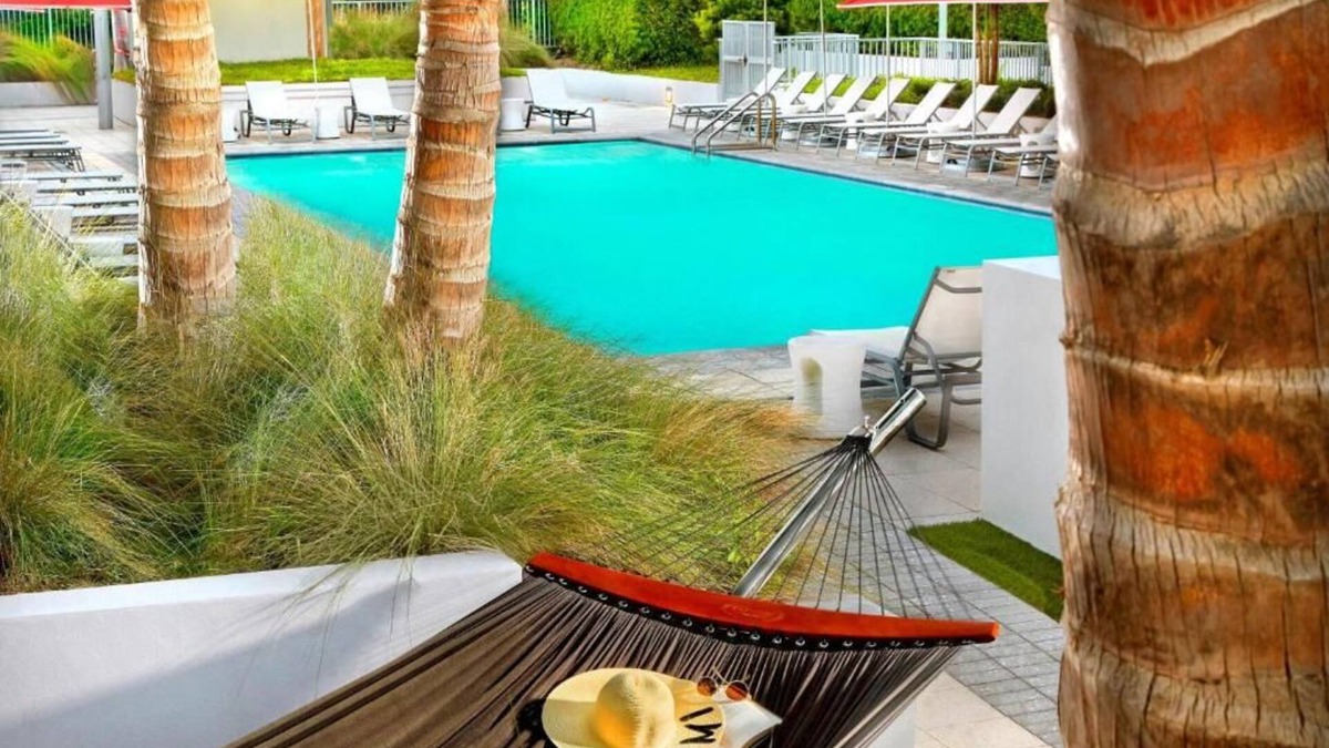 Surfside Hotel | Walk to Surfside Beach from This Well-Appointed Suites w/Kitchenette - 3 Units