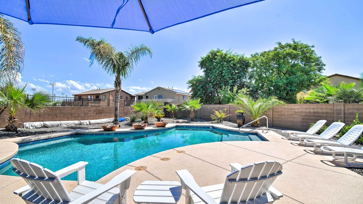Orchards House | Walk to Surprise Stadium: Villa w/Covered Patio!