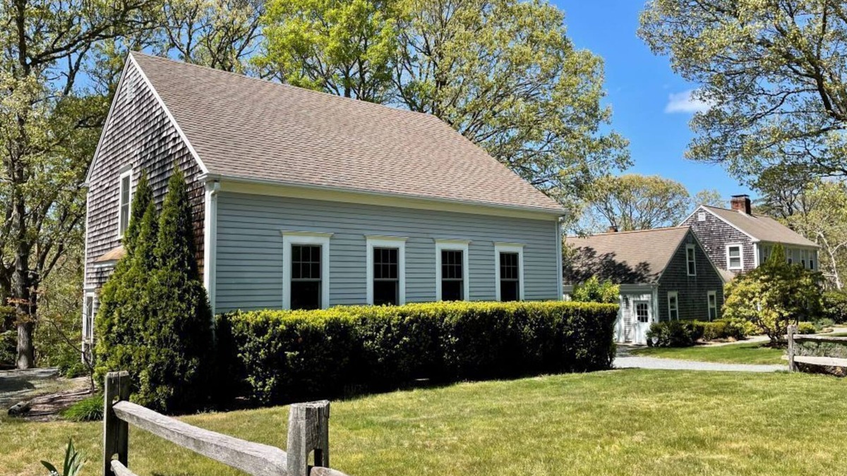 South Orleans Condo | Walk to the association beach at Little Pleasant Bay from this updated cozy cottage