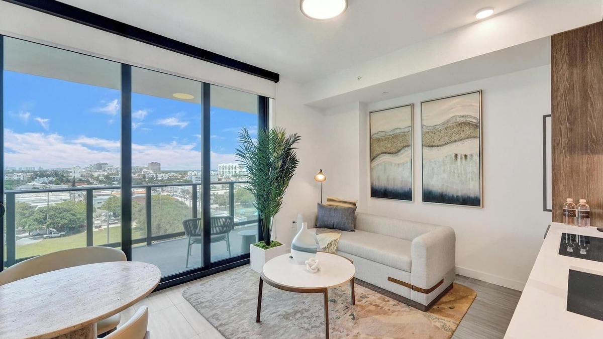 North Beach Apartment | Walk to the Beach – Lux Condo W Rooftop Pool